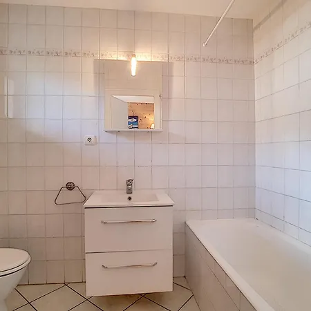 Διαμέρισμα : Pour 4 Pers, Animaux Admis, Balcon Et Parking - Fr-1-818-91 *